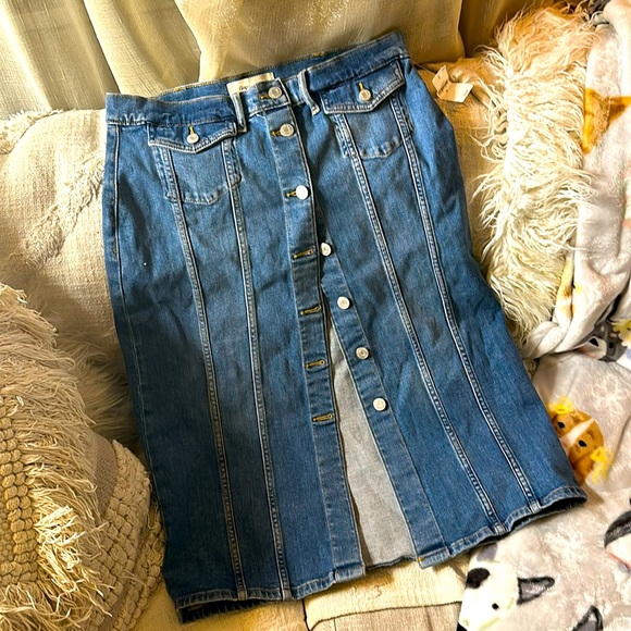 GAP Dresses & Skirts - Gap denim skirt